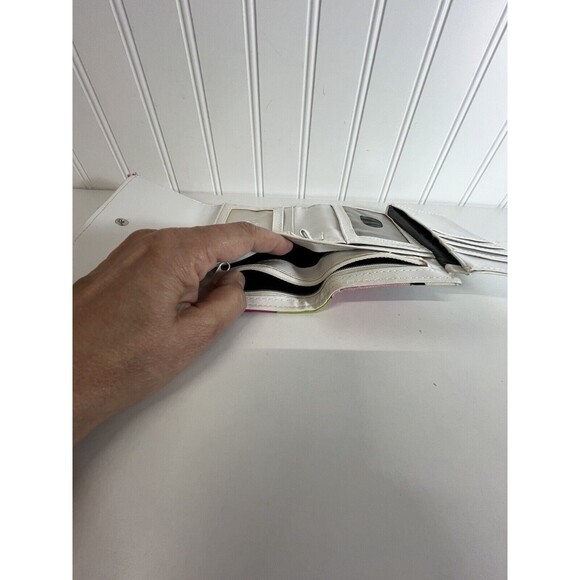 Funky Abstract Tri-Fold Wallet.‎ Fun Geometric Pattern - Picture 8 of 10